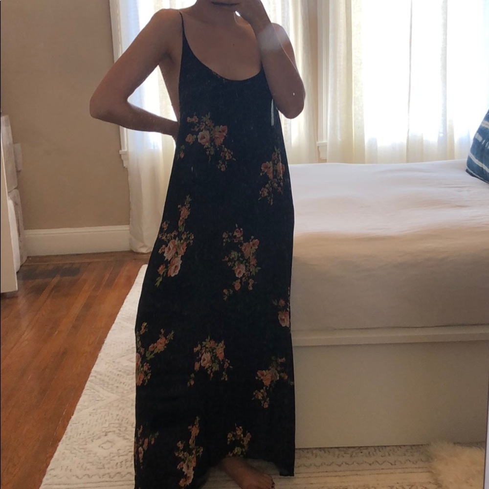 LOVESTITCH Floral Maxi